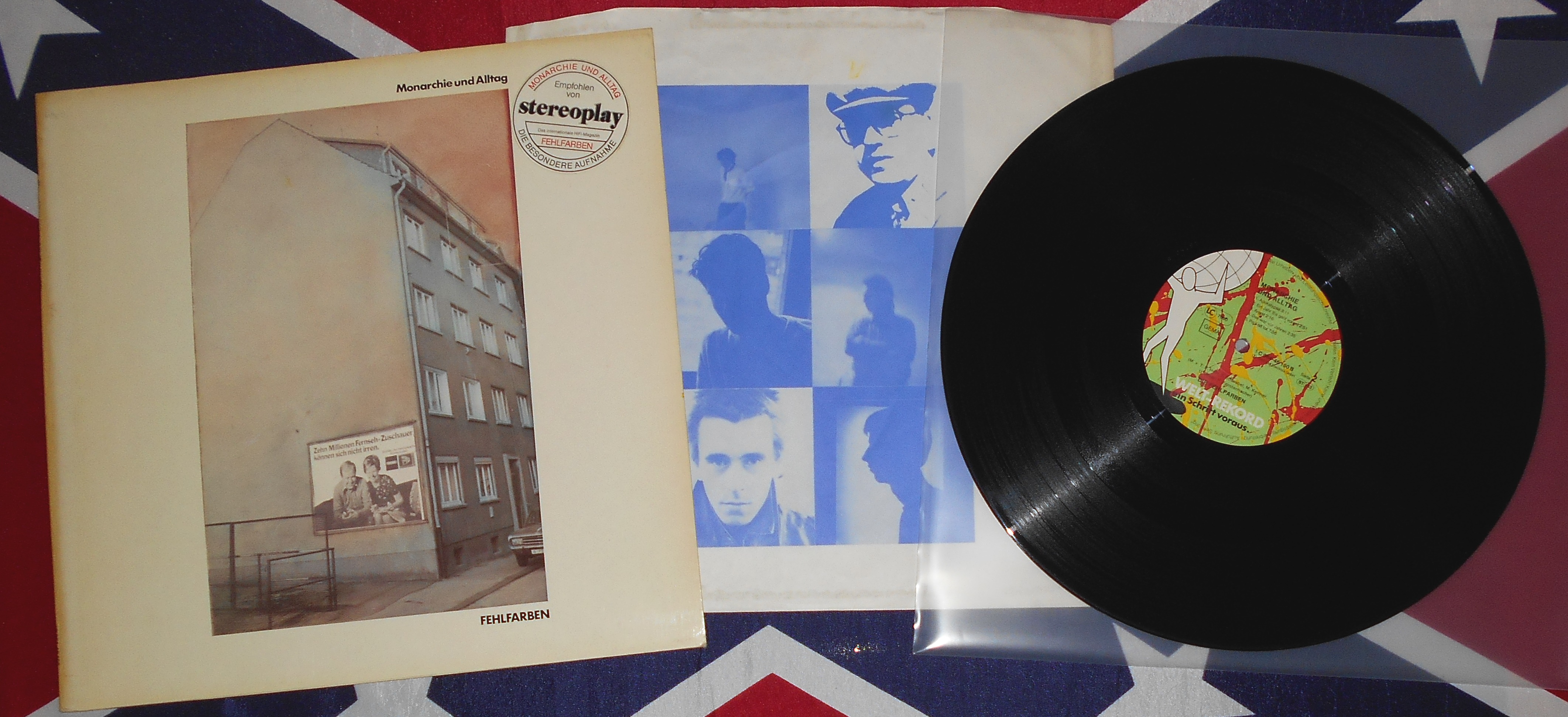FEHLFARBEN - Monarchie und Alltag (1).JPG