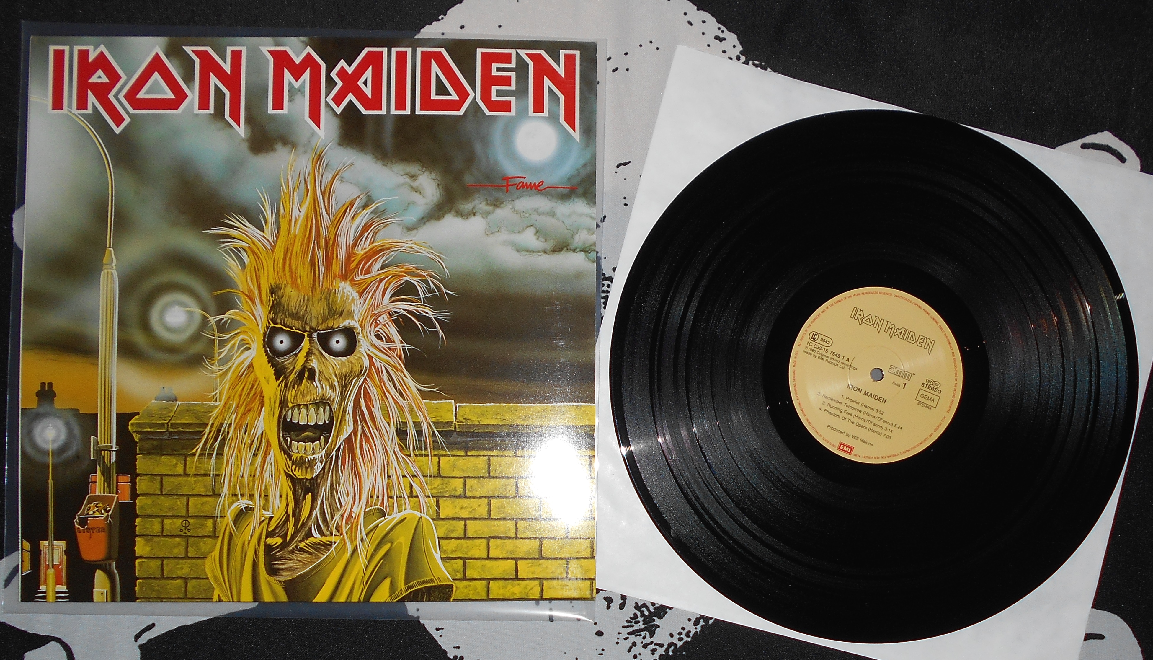 IRON MAIDEN - Iron Maiden (1).JPG