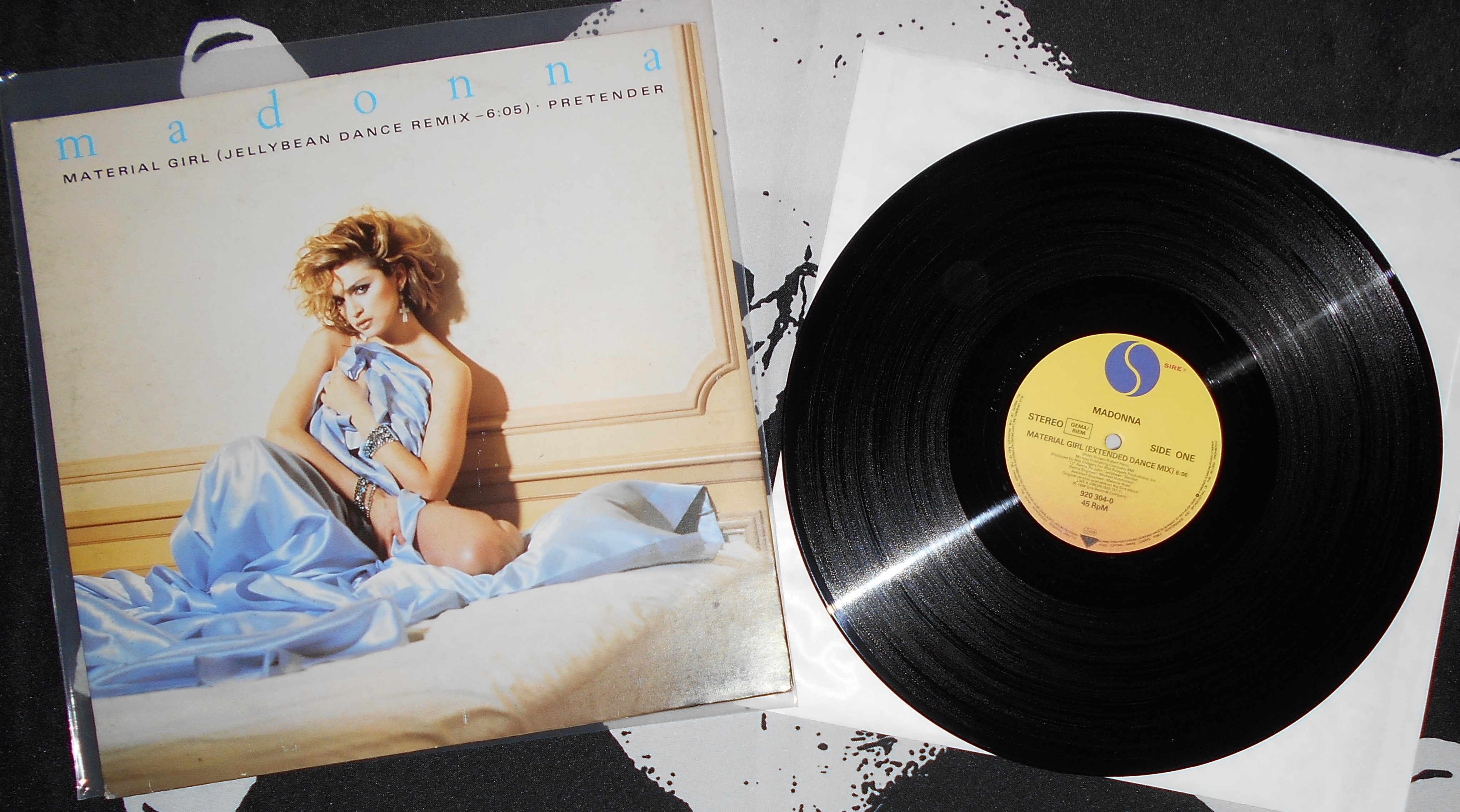 MADONNA - Material Girl (1).JPG