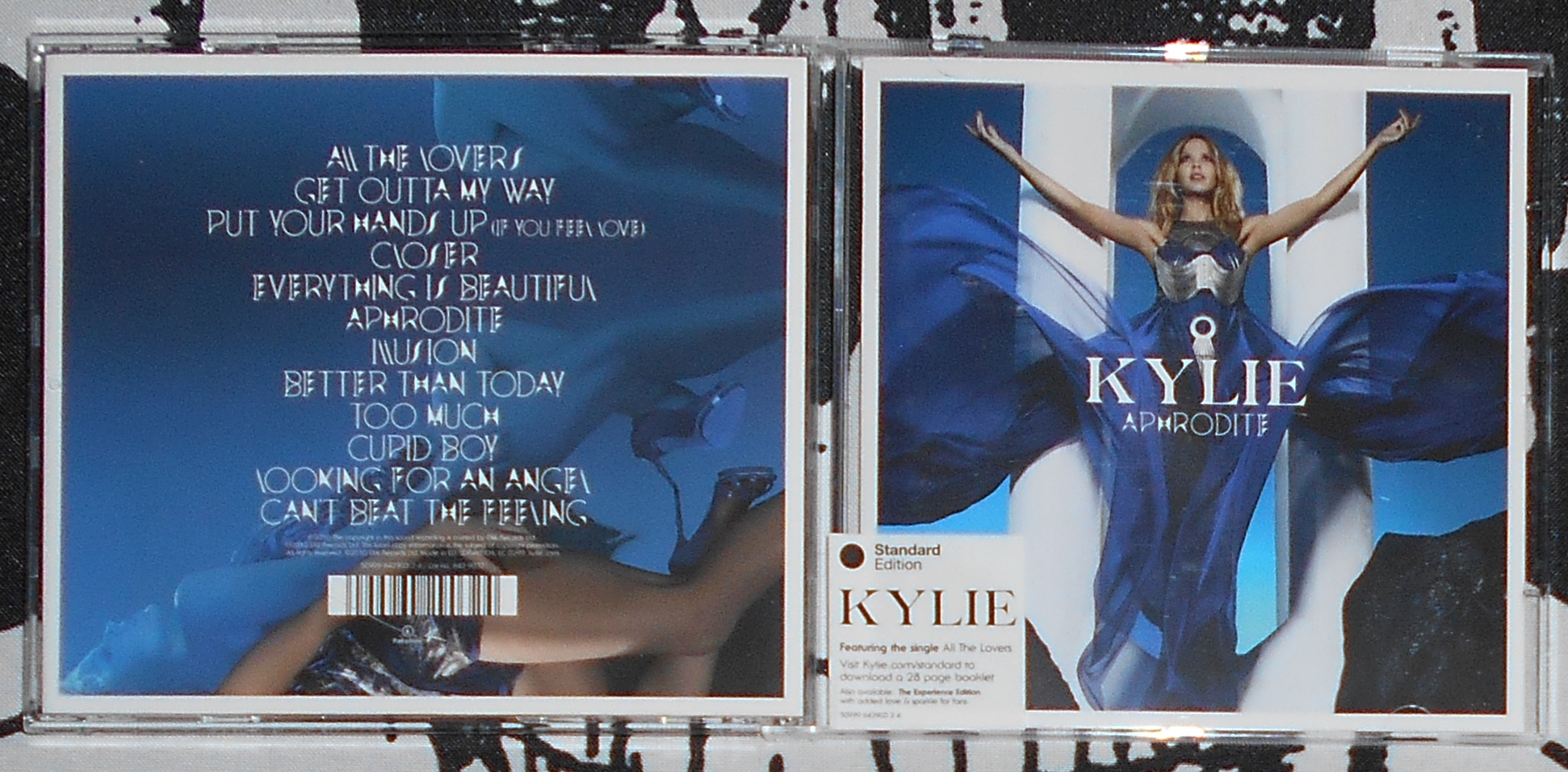 KYLIE MINOGUE - Aphrodite (1).JPG