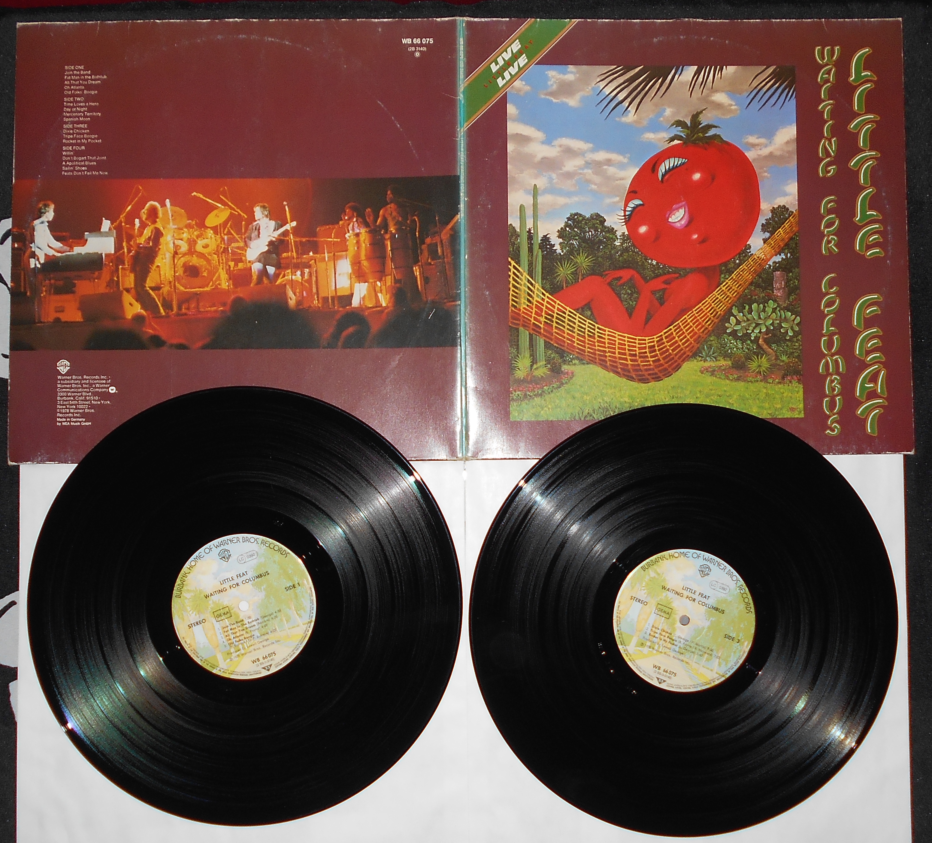 LITTLE FEET - Waiting for Columbus (1).JPG