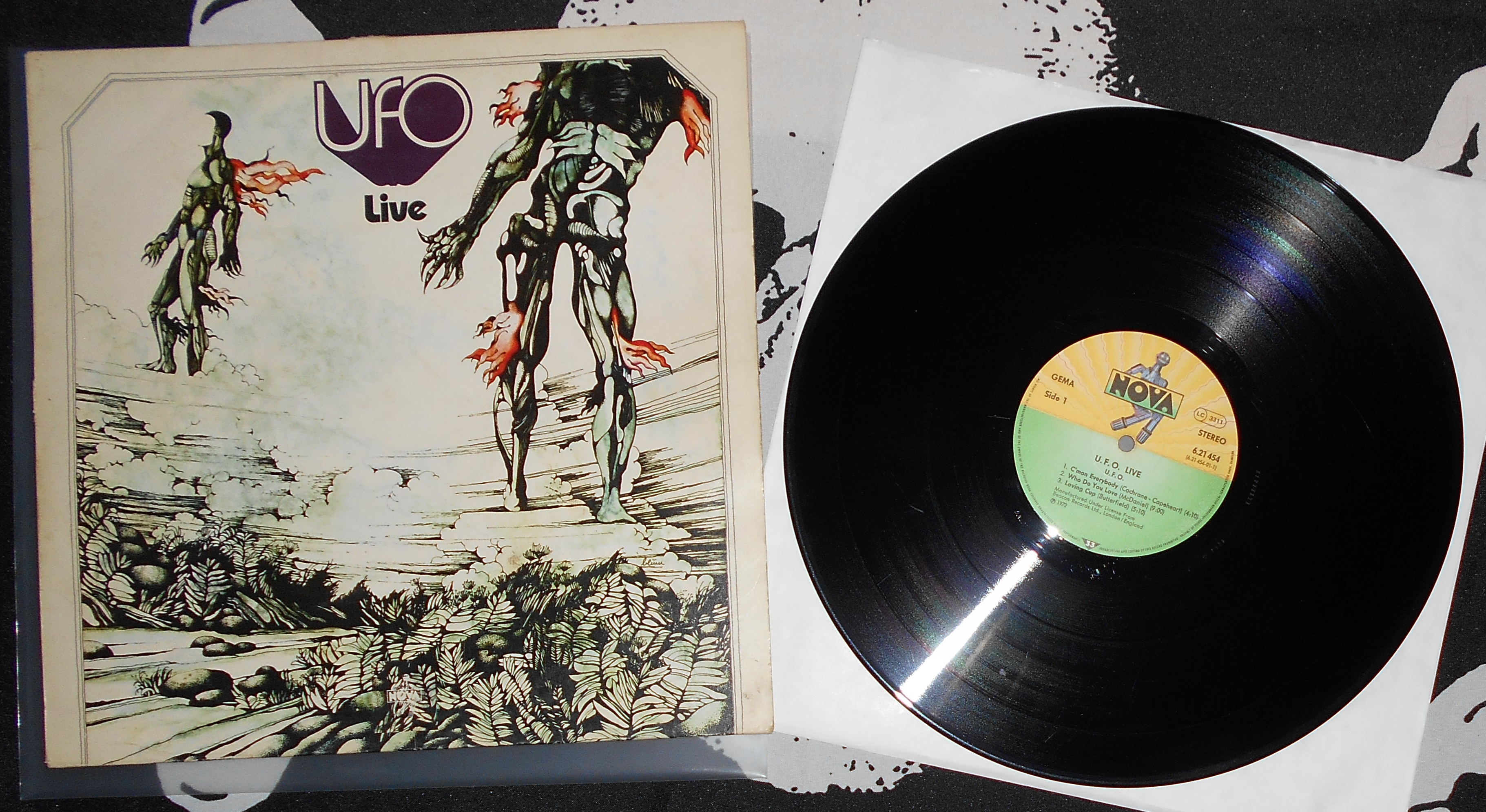 UFO - Live (1).JPG