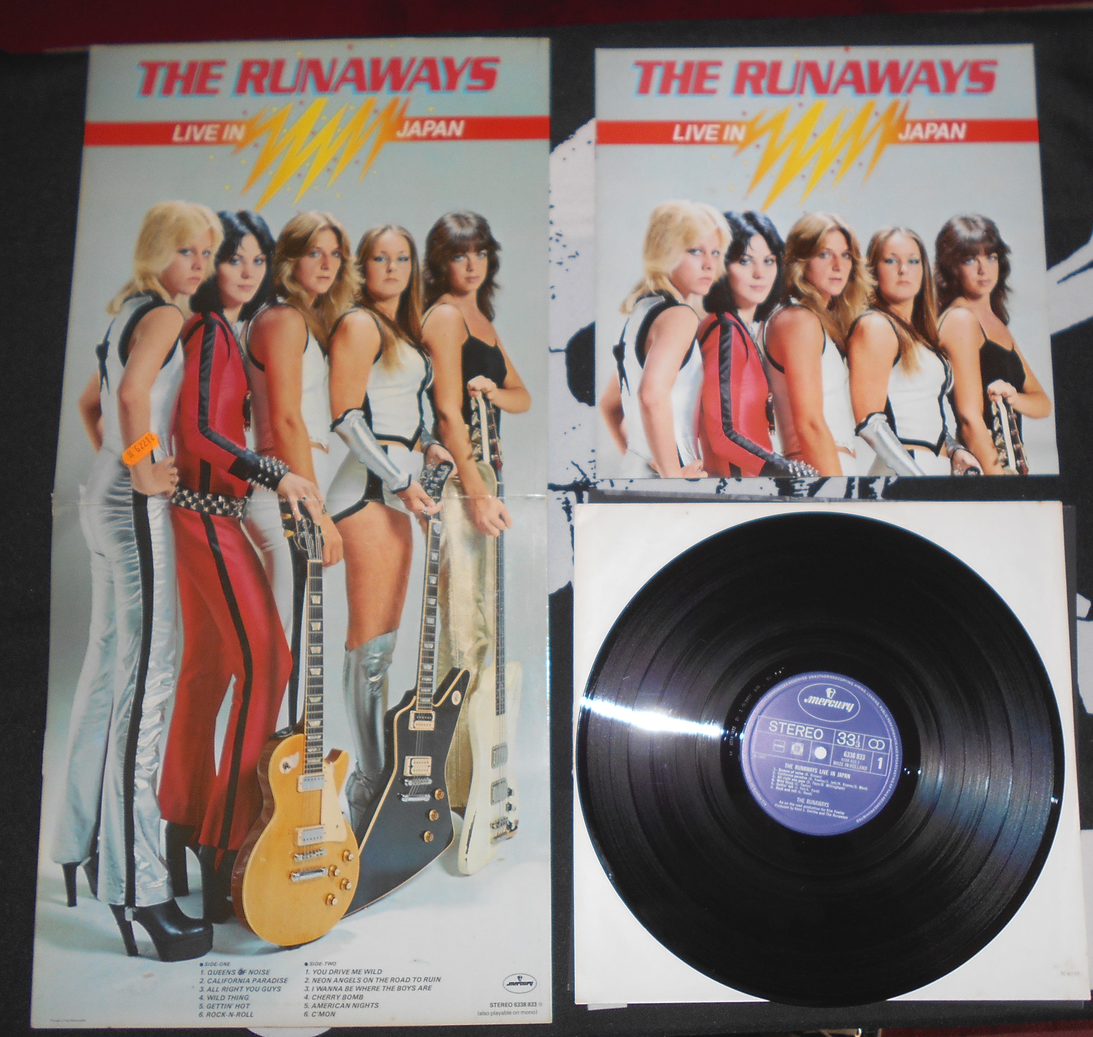 RUNAWAYS - Live in Japan (1).JPG