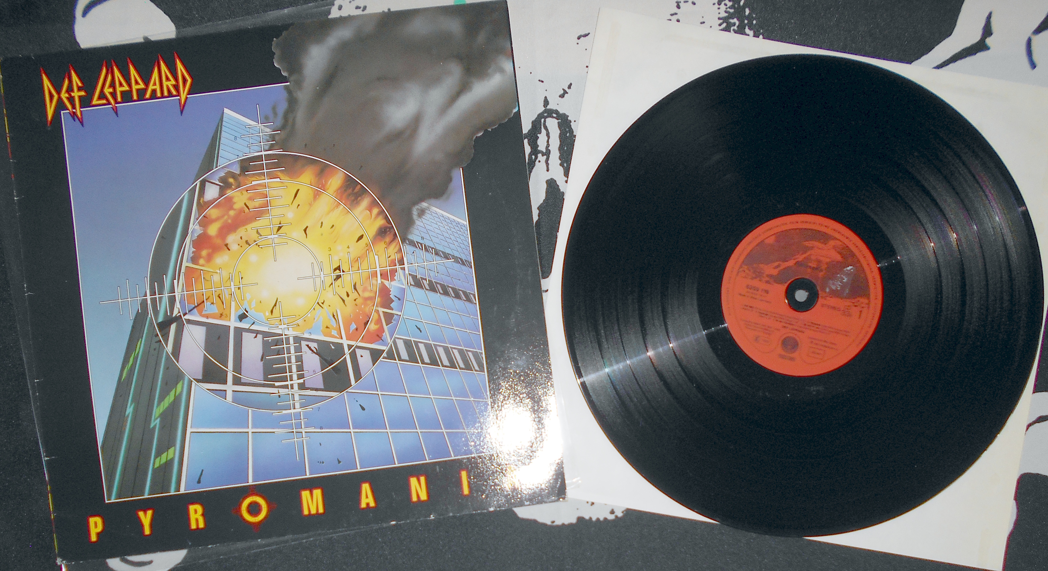 DEF LEPPARD - Pyromania (1).JPG
