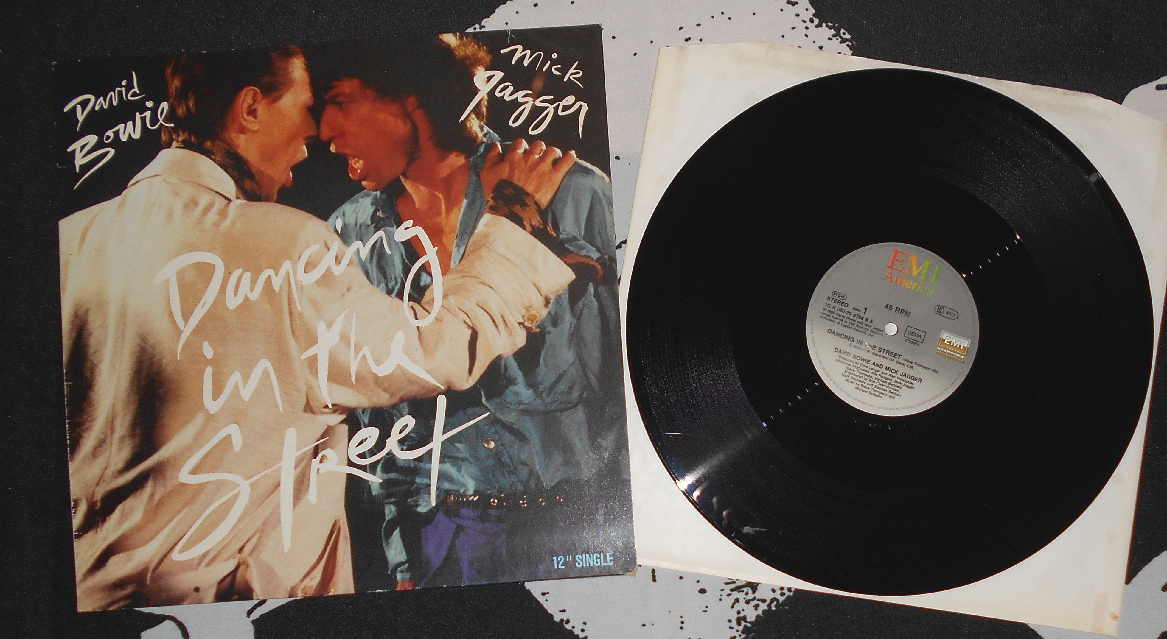 BOWIE - Dancing in the Streets (1).JPG