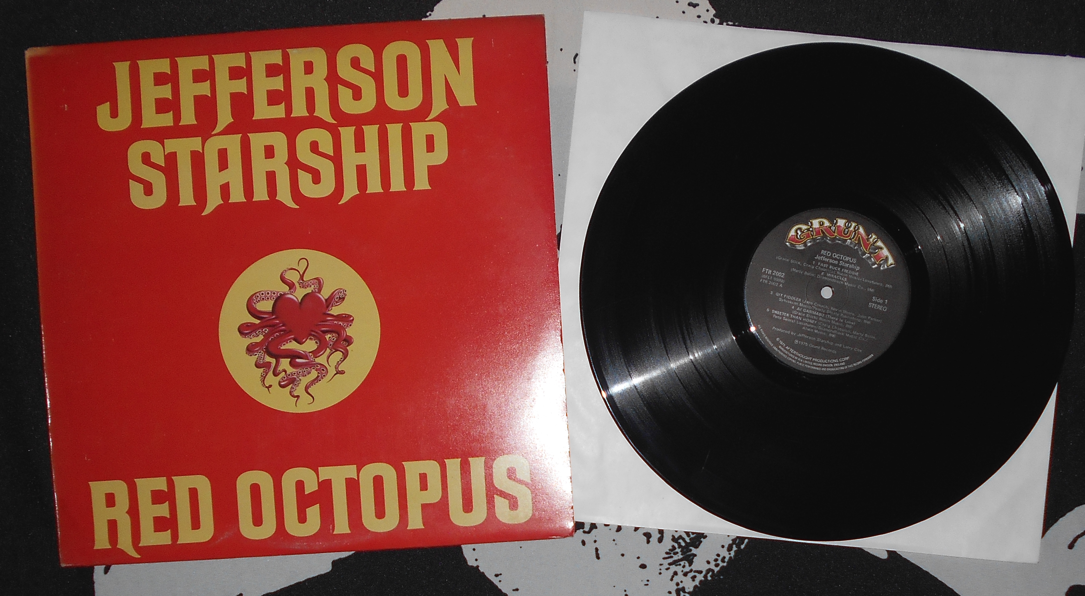 JEFFERSON STARSHIP - Red Octobus (1).JPG