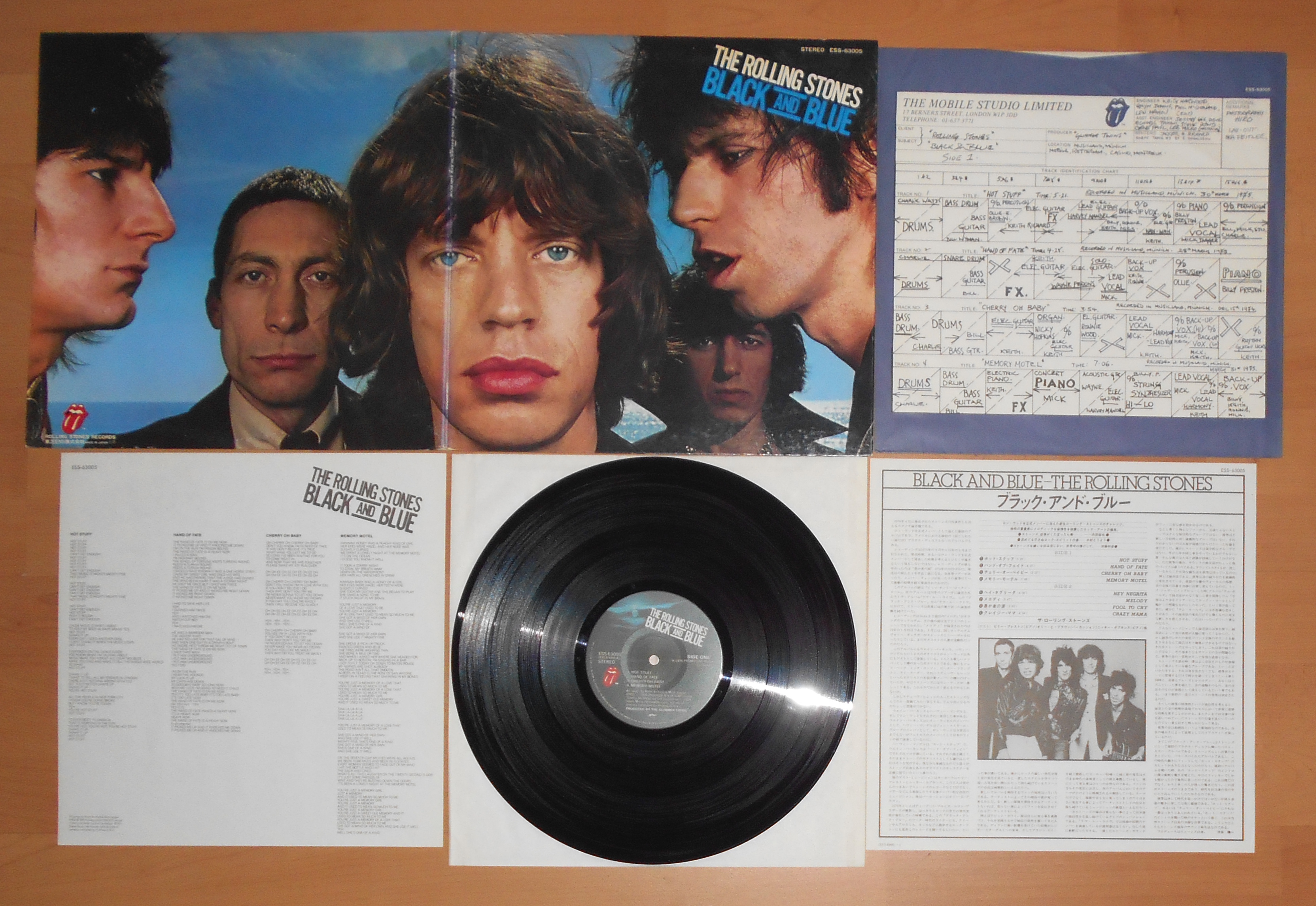 ROLLING STONES - Black and Blue - Japan (1).JPG
