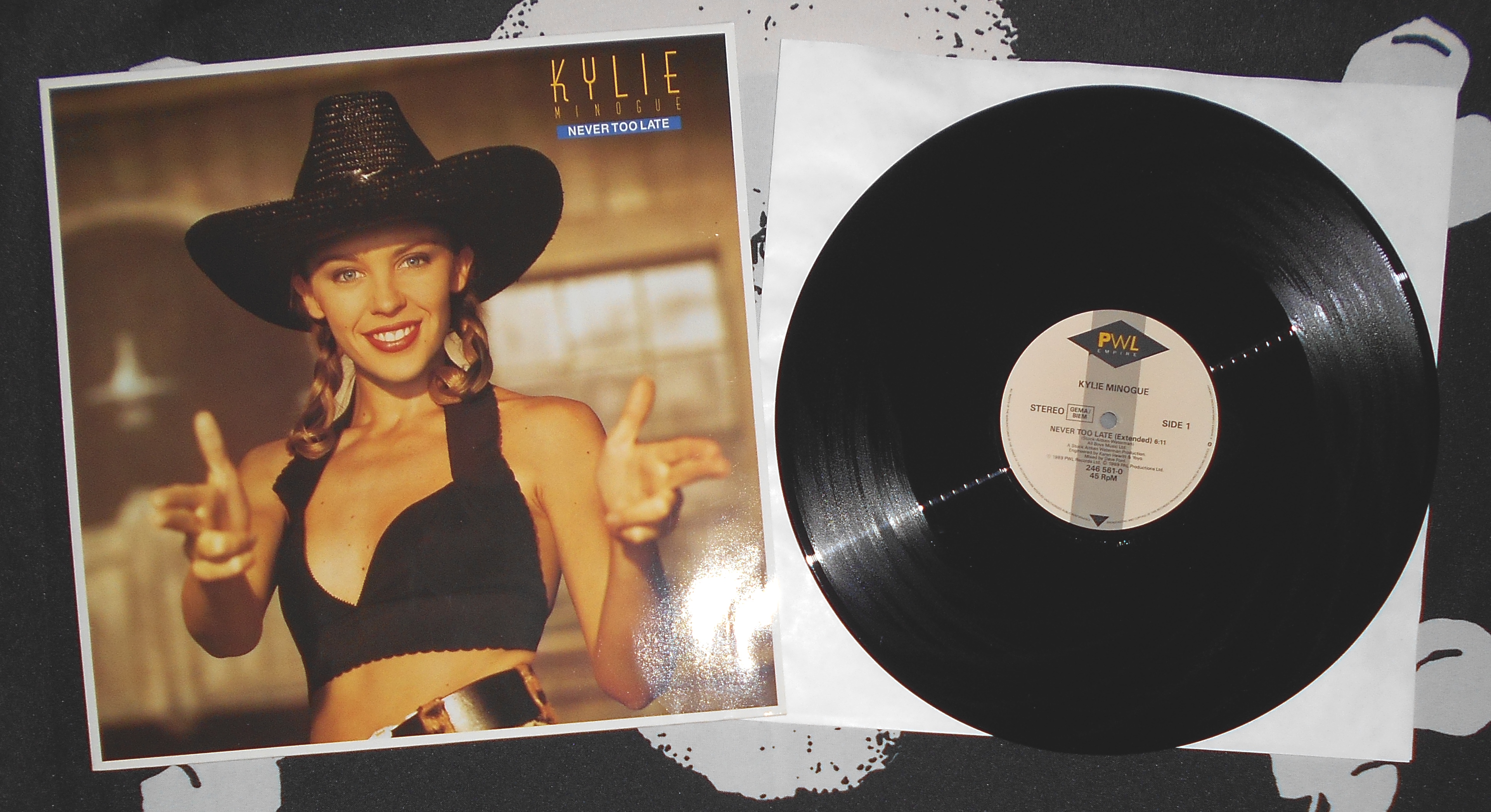 MINOGUE, KYLIE - Never too late (1).JPG