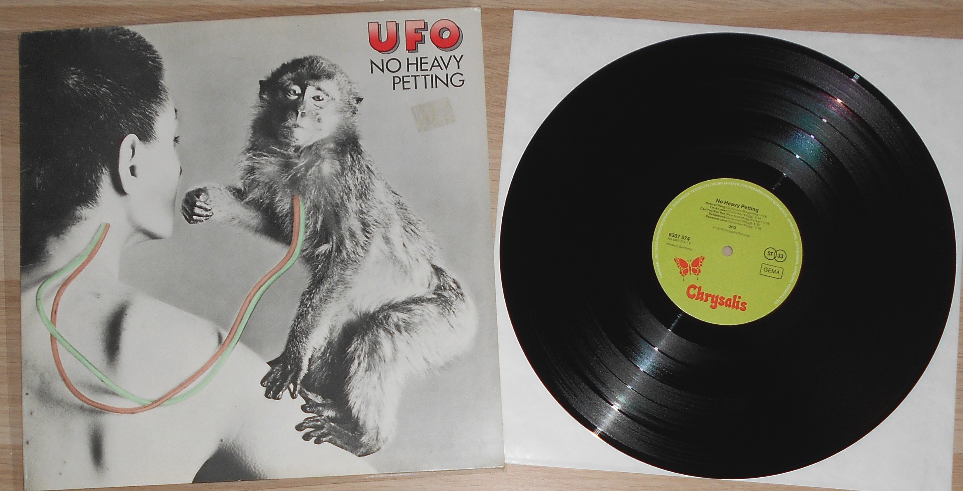 UFO - No heavy Pettin (1).JPG