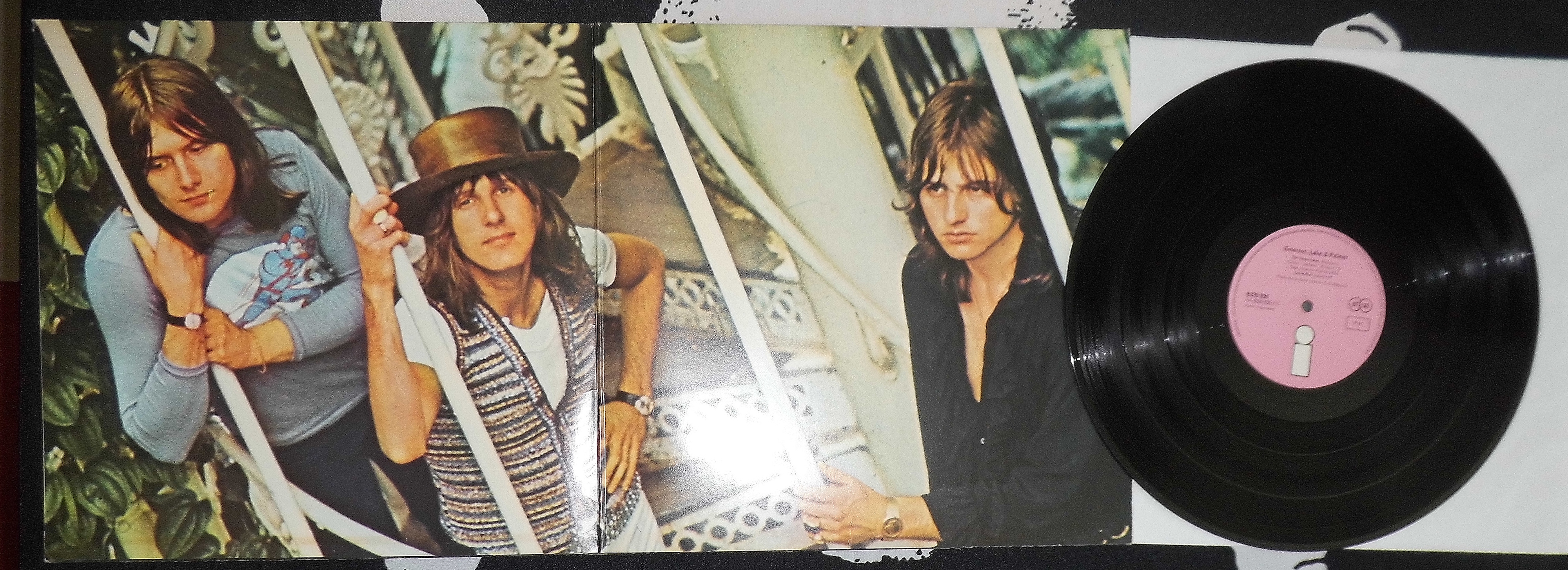 EMERSON LAKE AND PALMER - First Gatefold (2).JPG